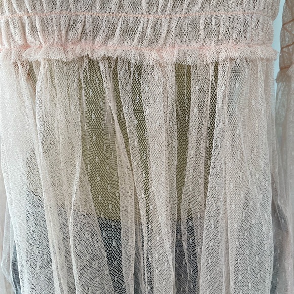 ROMEO & JULIET COUTURE $130 NWT Sheer Peasant TOP - Picture 10 of 13